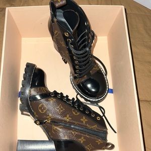 Authentic Louis Vuitton ankle boots I only wore once